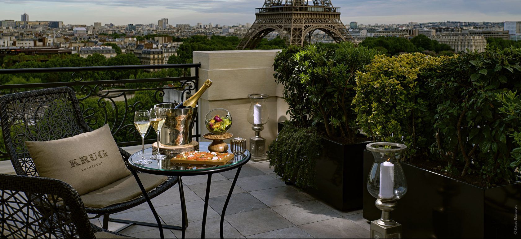 LE BAR À CIEL OUVERT BY KRUG AU SHANGRI-LA HOTEL PARIS LE BAR À CIEL OUVERT BY KRUG AU SHANGRI-LA HOTEL PARIS