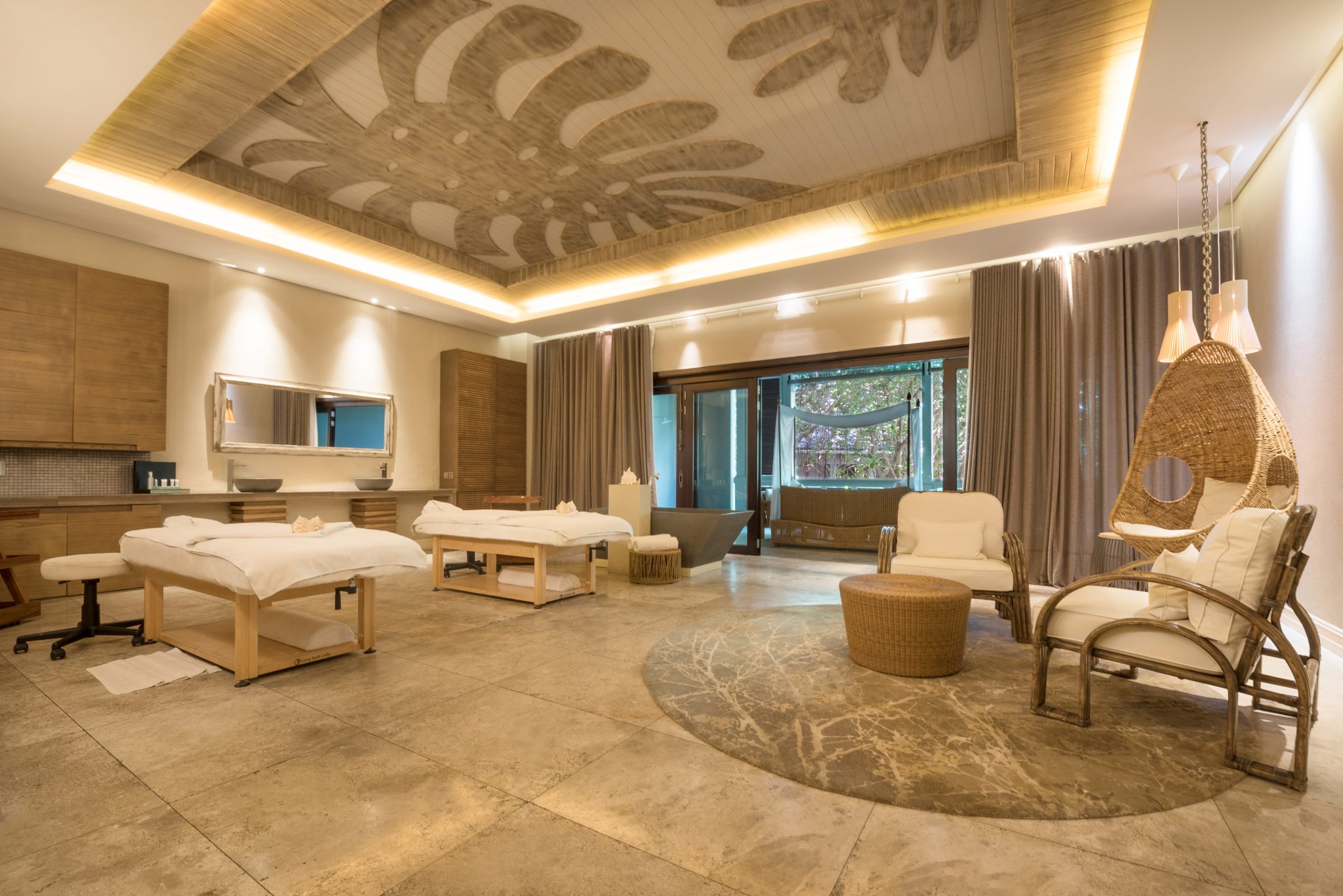 jw marriott mauritius resort couple treatment room