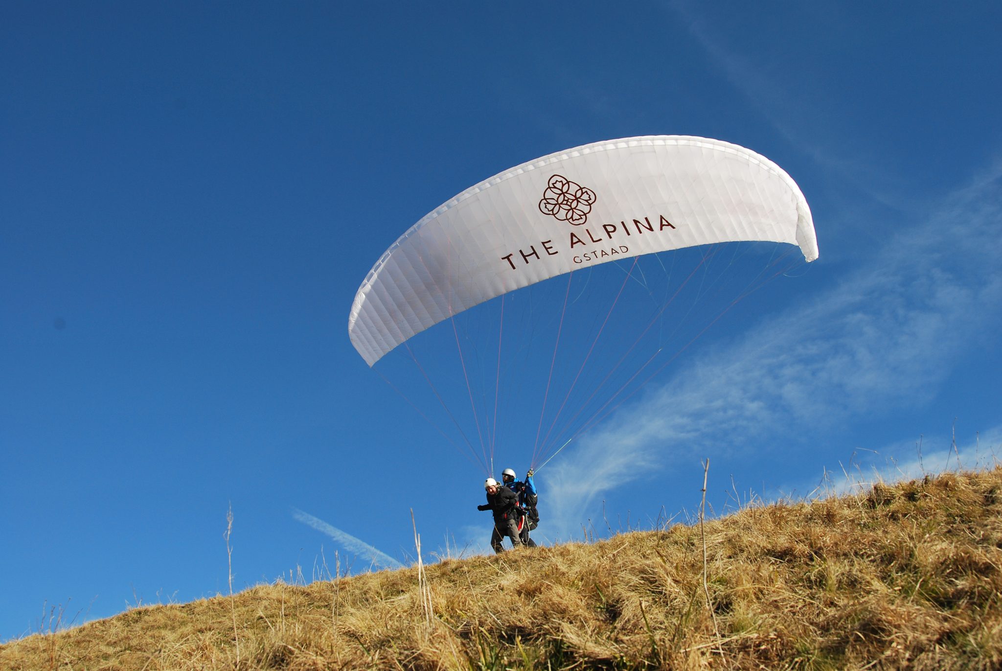 thealpinagstaad outdoor paragliding 007