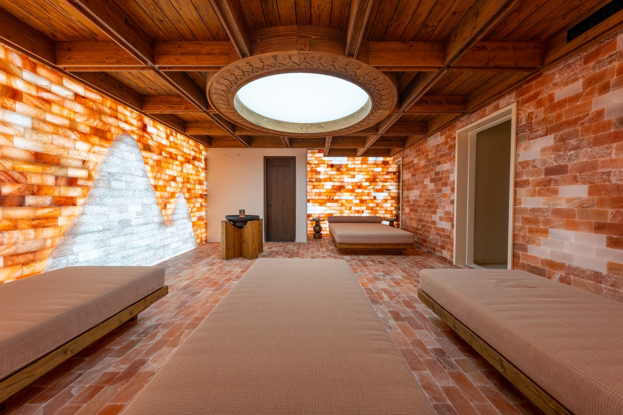 thealpinagstaad salt room 01