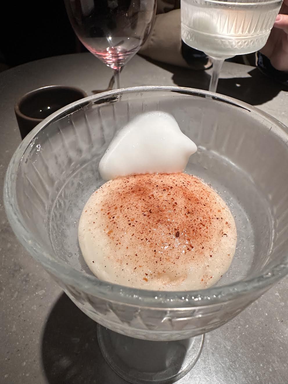 Mousse glacée de guanabana, espuma de gin virgin, Vodka de quinoa
