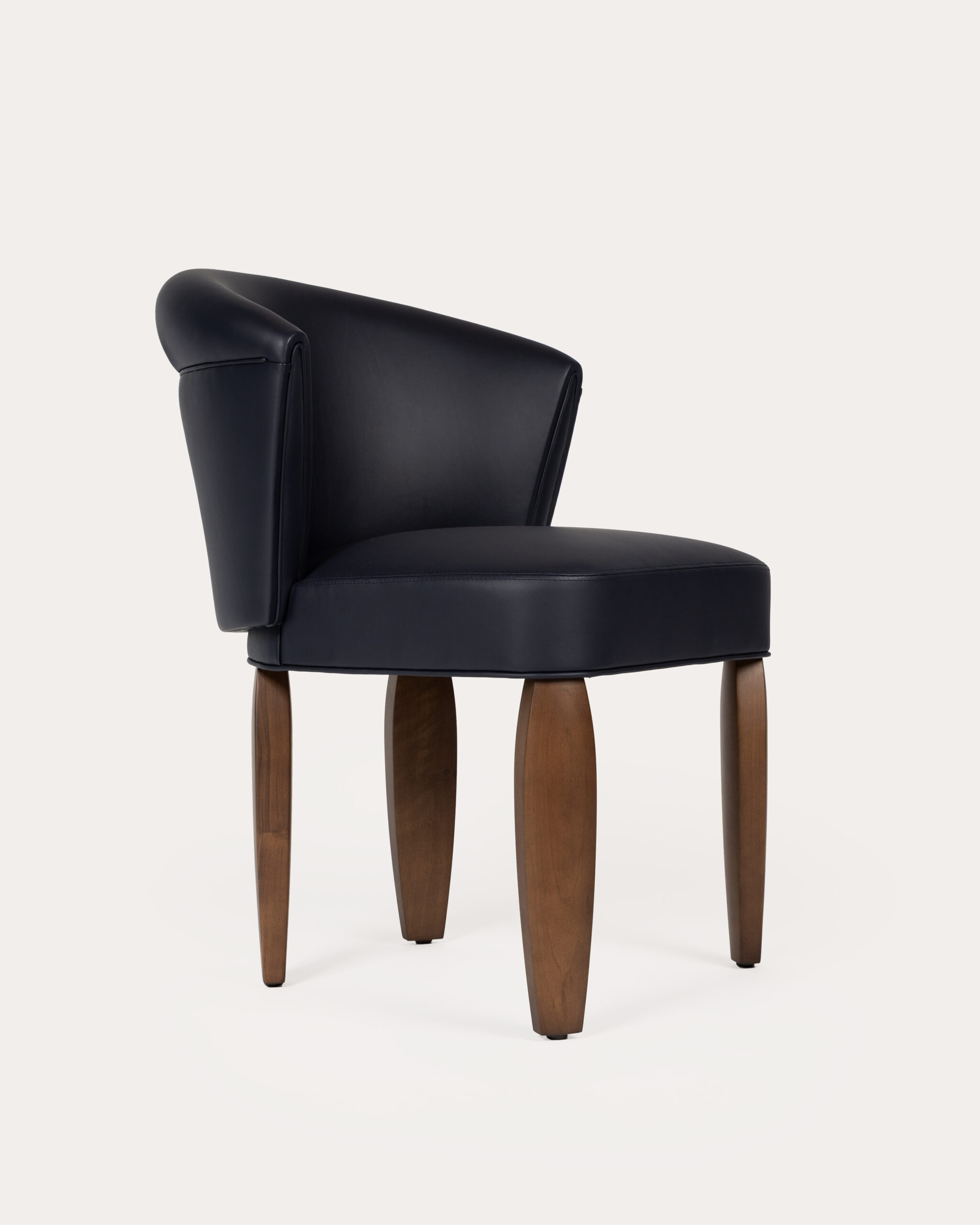 chaise à bras ouverts 3 quarts