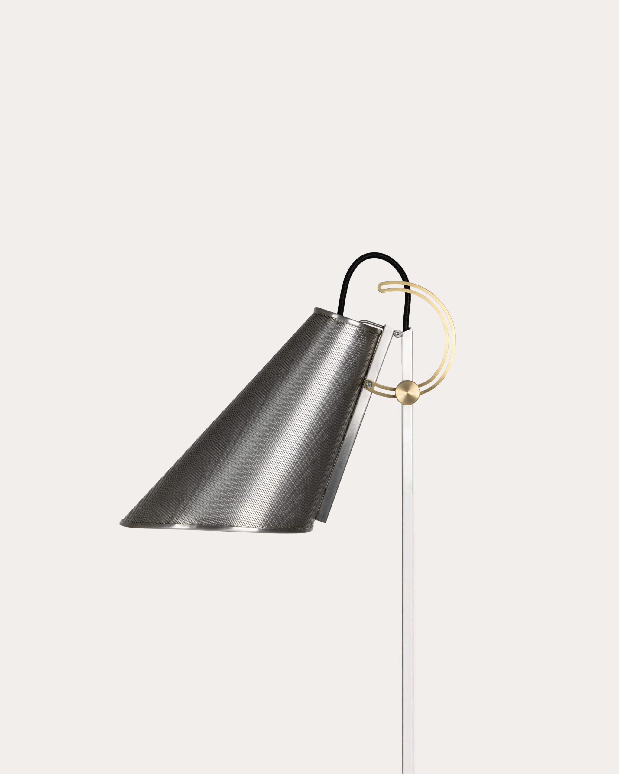 lampadaire compas dans l oeil détail