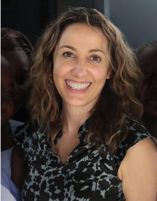 ardis Sabeti Prévenir (Afrique de les épidémies l’Ouest) La généticienne médicale Pardis Sabeti est depuis des décennies en première ligne contre les épidémies virales et les pandémies potentielles en Afrique de l’Ouest. Elle utilise des technologies et des algorithmes novateurs pour détecter et contenir les maladies infectieuses, et ses compétences sont essentielles pour former les partenaires locaux dans les pays les plus exposés à de potentielles épidémies. → Le Prix Rolex lui permettra de développer un nouvel outil de diagnostic portable dans des communautés éloignées en Sierra Leone