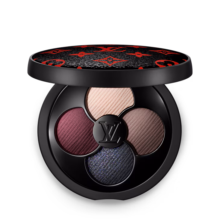 Collection Monogram Infrarouge de La Beauté Louis Vuitton avec palette LV Ombres, rouge à lèvres rouge et baume Galactic Veil.